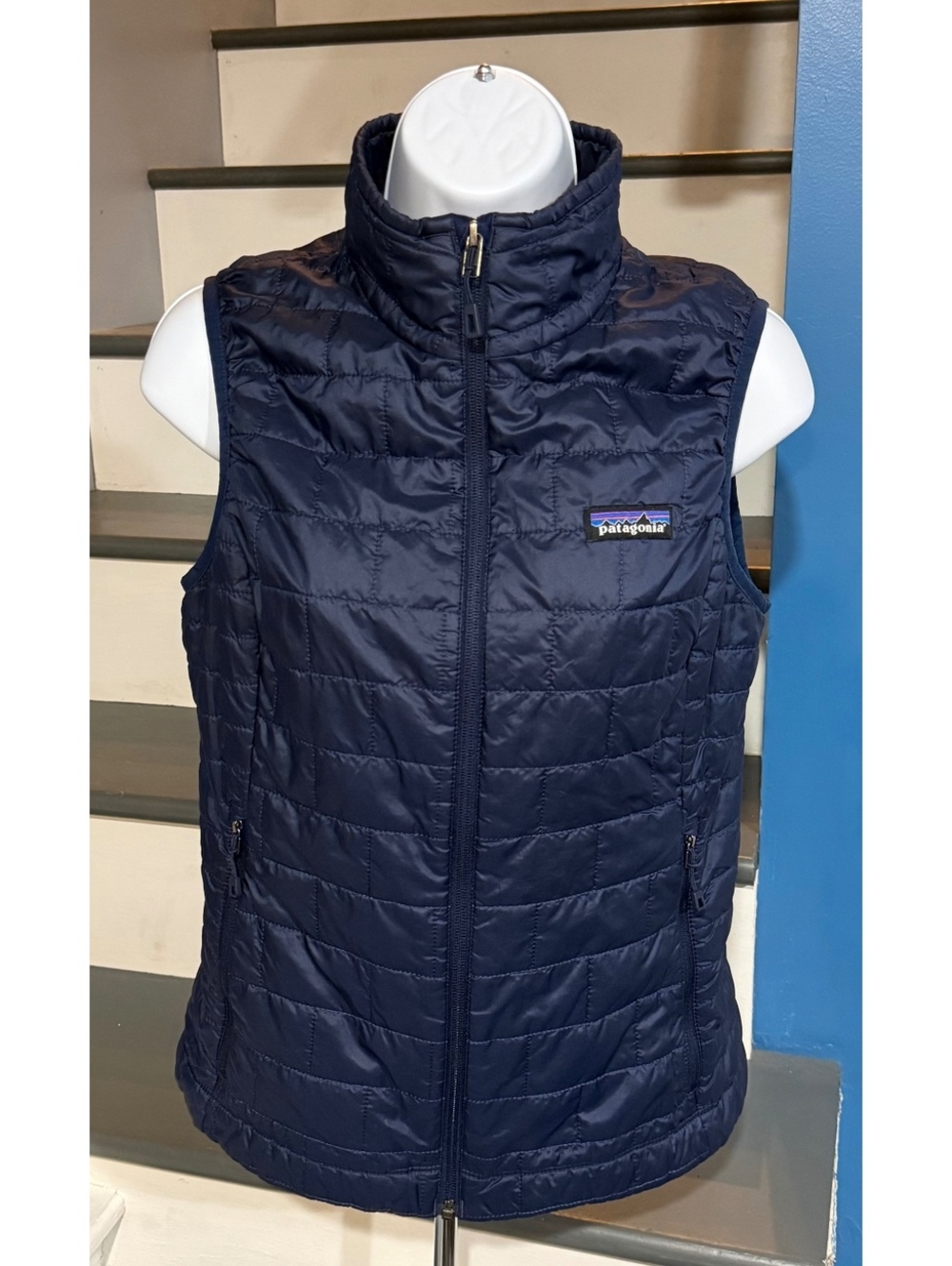 Patagonia Women’s Size Small Nano Puff Classic Navy Blue Full Zip Vest Jacket!
